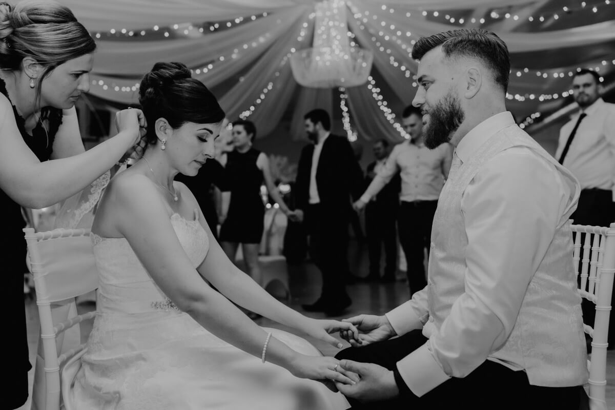 Schleierabnahme bei Hochzeit Schleierabnahme bei Hochzeit